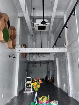 Cho thuê mặt tiền Bến Thành Q1 - 75m2