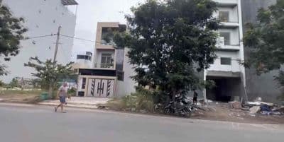 Đất Nguyễn Minh Châu