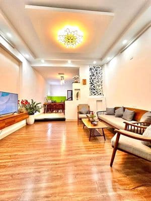 Cho thuê nhà sạch đẹp: đường phan đăng lưu
