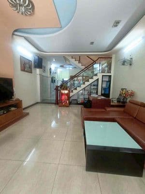 Cho thuê nhà Gần chợ Bà điểm 5pn , 4 wc