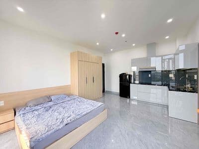 New studio apartment with private laundry - balcony