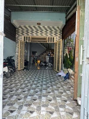 Nhà 1lầu 3phòng, sân xe hơi, ngã ba chùa,Tô Ký, Tân Xuân Hóc Môn