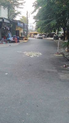 Bán đất 95.5m2 gần chợ, giá 2.9 tỷ