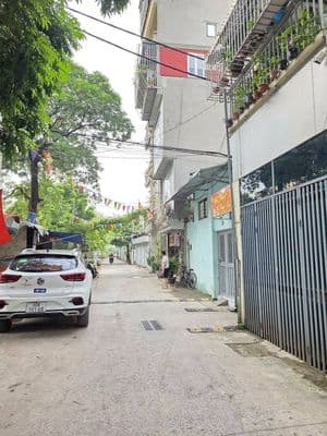Nhà 40m² 5 tầng Phường Lĩnh Nam, ô tô