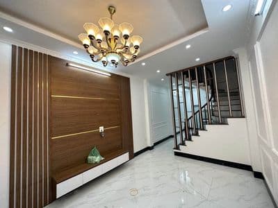 Bán nhà Vĩnh Hưng, 5 tầng, 6 ngủ, 40m2, 7.5 tỷ