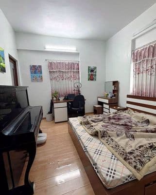 Bán căn hộ Lĩnh Nam, 3 ngủ, gần 100m2, sổ chính chủ