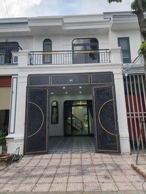 Bán nhà 5x18 Bến Cát, TPHCM mới, tặng nội thất