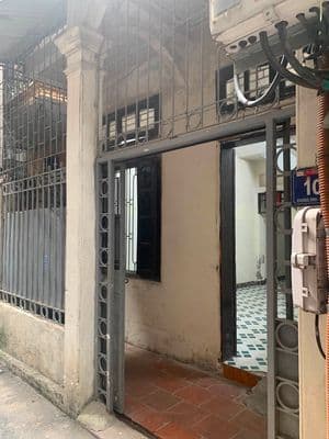Cho thuê nhà 2 tầng 55m2, sân cổng riêng, Khương Đình