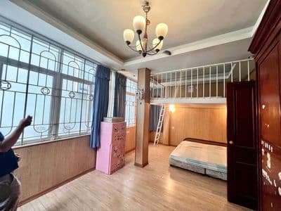 Cho thuê nhà 4 tầng 1 tum Thụy Khuê, gần Hồ Tây