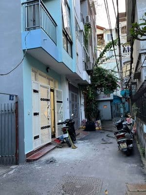 Cho thuê nhà riêng Lạc Long Quân, Tây Hồ, 50m2 x 4 tầng