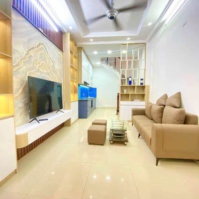 Cho thuê nhà 40m2 x 5 tầng, 3PN, full nội thất, Trương Định, Hoàng Mai