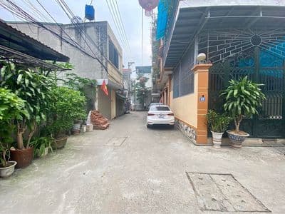 Nhà 40m2 x 5 tầng full nội thất ô tô đỗ Nhổn