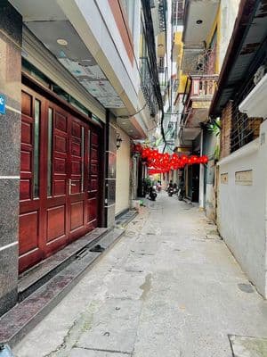 Nhà 32m2 x 5 tầng, 4.2m mặt tiền, 7.9 tỷ, Hoàng Mai