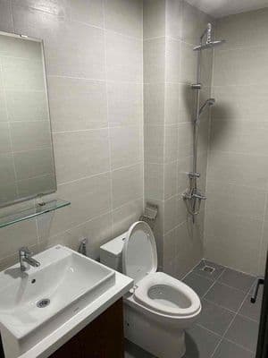 Cho thuê căn 2PN 2WC có nội thất 13tr Aurora Quận 8