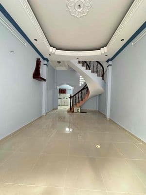 cho thuê nhà hẻm đồng đen p14 tb. DT: 4m x 15m 2 lầu giá 13tr5