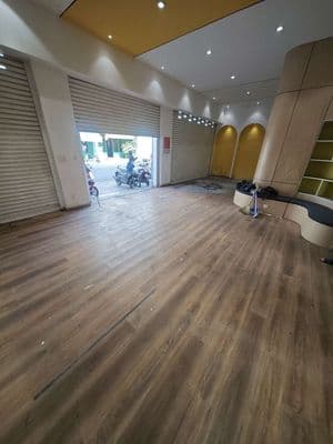 Nhà mặt tiền ngang 13m - 3 tầng