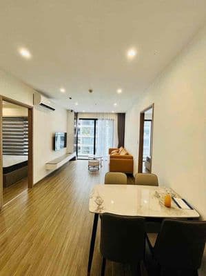 cho thuê căn 2N2W toà SA2 Vinhomes Smart City
