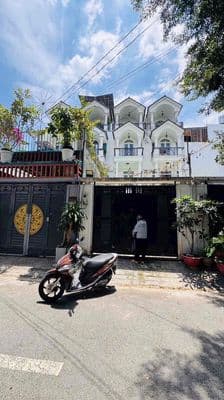 Nhà 1/ hà huy giáp_sân 2 xe hơi_ sẵn máy lạnh