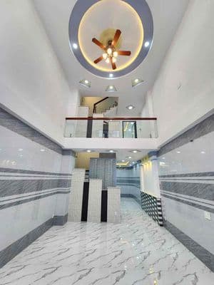 Nhà mới xây hiện đại, 3 lầu, 4 phòng ngủ