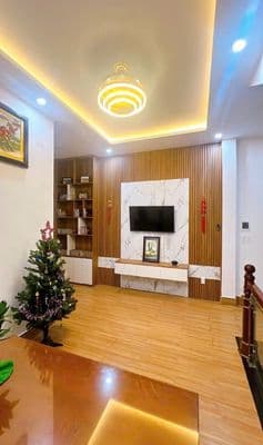 Sụp hầm nhà đẹp lê văn hiến, giá chỉ bằng nhà kiệt
