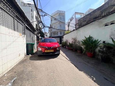 33m2- 3 tầng btct - ngay chợ bà chiểu - giáp q1 - gần mặt tiền- nơ tra