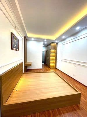 nhà ngõ 54 vũ trọng phụng 45m x6T thang máy