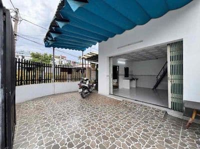 Giảm 500k Suốt HĐ - Nhà Đầy Đủ Nội Thất - Hẻm Xe Tải