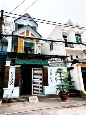 Cho thuê nhà mặt tiền 4pn 4wc 15triue