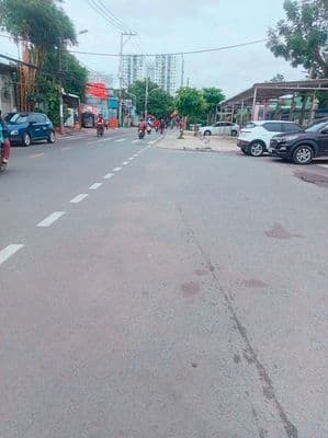 bán đất bè ngang khủng 7 m hiện hữu đào sư tích xe hơi