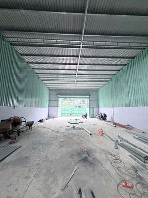 Cho thuê kho xưởng 10x30m, điện 3pha, tải 5tấn, giá 30tr