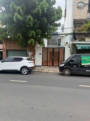 Mặt phố đường đôi Tân Sơn, sân bay Tân Sơn Nhất