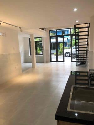 Cho thuê MT 2 Tầng Phan Huy Chú - khu ẩm thực Cầu Trần Thị Lý