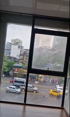 Cho thuê nhà ở tầng 3 nhà mặt phố 370 Thái Hà