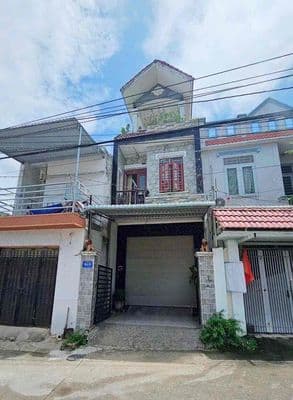 Cho thuê nhà trệt lầu đường 7 m gần siêu thị Big C ( go) dĩ an
