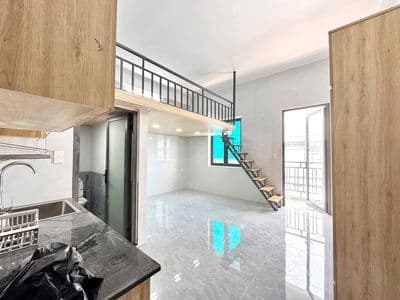 Duplex 30m2 gác cao trần thoáng bancol hòa hảo quận 10-đi bộ qua ueh