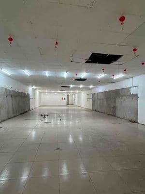 Nhà MT kinh doanh 9x45m cấp 4 đường chợ lớn Q6 giá 100trieu/th