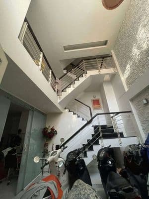 Bán nhà 5 tầng Trần Quang Diệu Quận 3 ngang 5.5m 6PN chỉ 8.8 tỷ TL