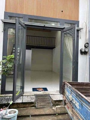 Nhà 1 lửng Trường Lưu gần chợ Long Trường