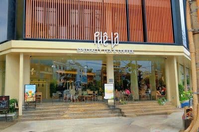 Mặt tiền ngang 18m quận 7 + 18x22m + ngân hàng, showroom, vpgd