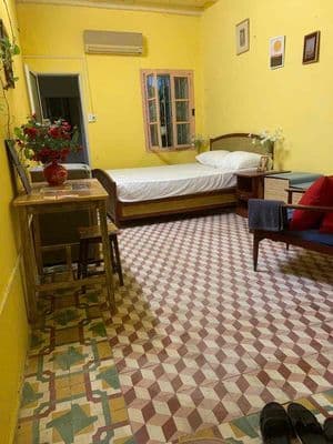nhà trong ngõ 50 Hàng Chuối yẻn tĩnh , dân trí cao, an ninh tốt