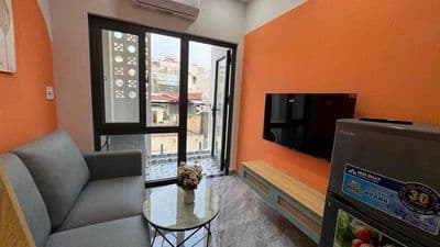 Chdv ban công full nội thất 35m2 ngay công viên làng hoa