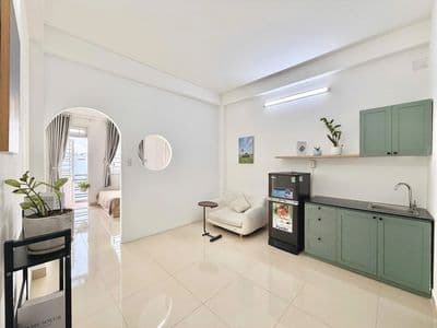 Chính chủ cho thuê studio, 1pn ban công, th máy ngay nguyễn thái sơn