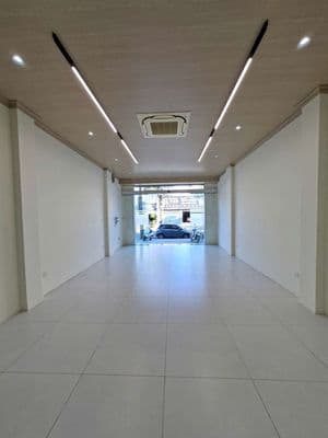 Cho thuê nhà mới MTKD tên lửa dt 5*20m