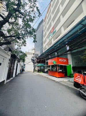 Bán nhà 11 phòng ngay Nguyễn Văn Trỗi - Khu văn phòng - Giá 13 tỷ