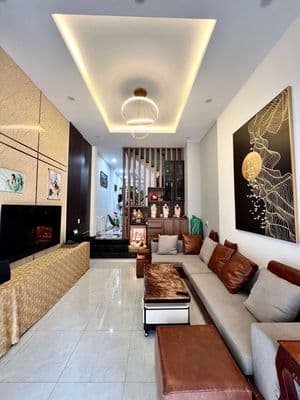 Nhà nở hậu 8m ngay khu tên lửa dt 86m2 chỉ 9ty2