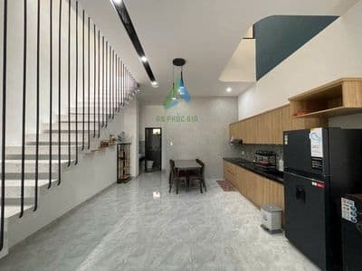 Cần cho thuê nhà 3 tầng đường Diên Hồng, Hòa Xuân nội thất đầy đủ
