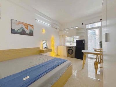 Cho thuê căn hộ ban công đầy đủ nội thất gần Vạn Hạnh mall, Quận 10