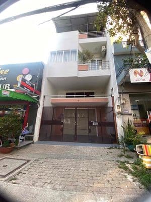 Nhà 6mx20. 3 lầu chit cách nguyễn thị Thập 10m