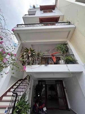 Nhà Hót Nguyễn Văn Trỗi, P8, PN, 5x20m, 5 Lầu Mới Như Hình, Giá 26 tỷ
