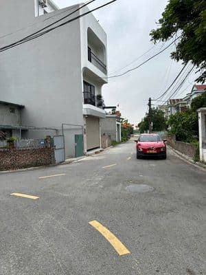 Nhà lô góc 2 mặt tiền gần Sân Bay Nội Bài, có sân đỗ ô tô - Chính chủ